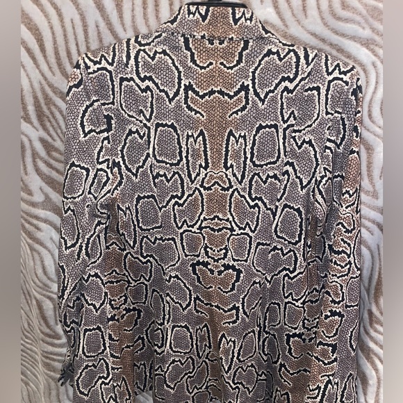 Cabi Python Snake Print button front double breasted blazer Jacket Size 4 - Picture 4 of 6